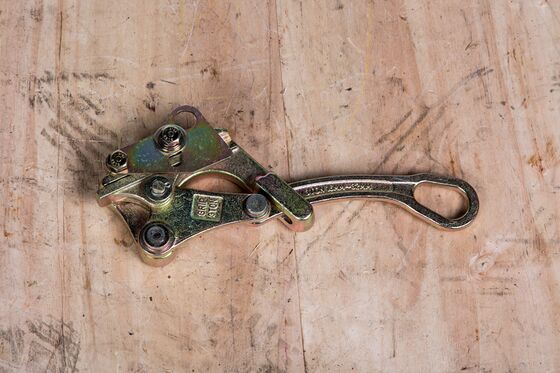 شراء 3T Cable Come Along Clamp for 16–32mm Power Lines with Durable Steel Construction online manufacture